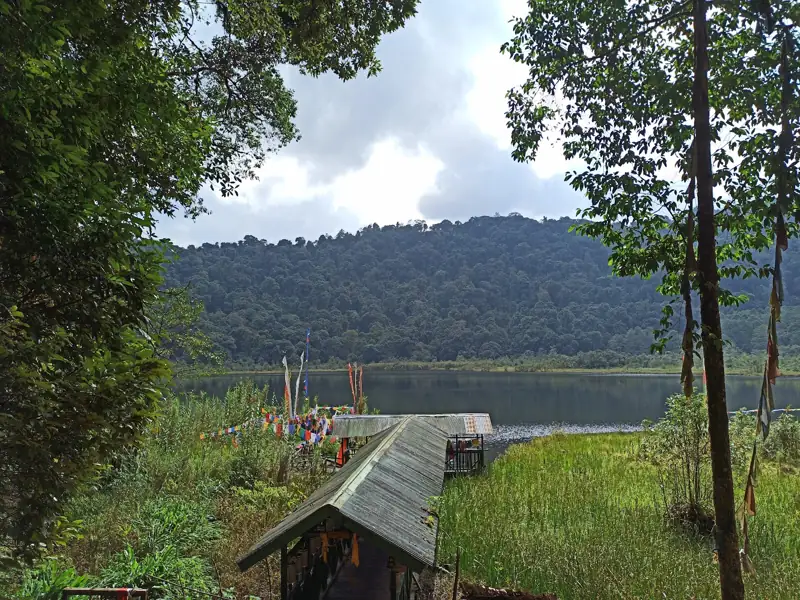 New Jalpaiguri to Khecheopalri Lake Cab